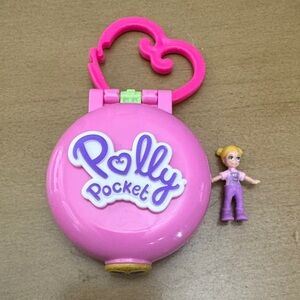 Pink Compact Polly Pocket Playset with all pieces